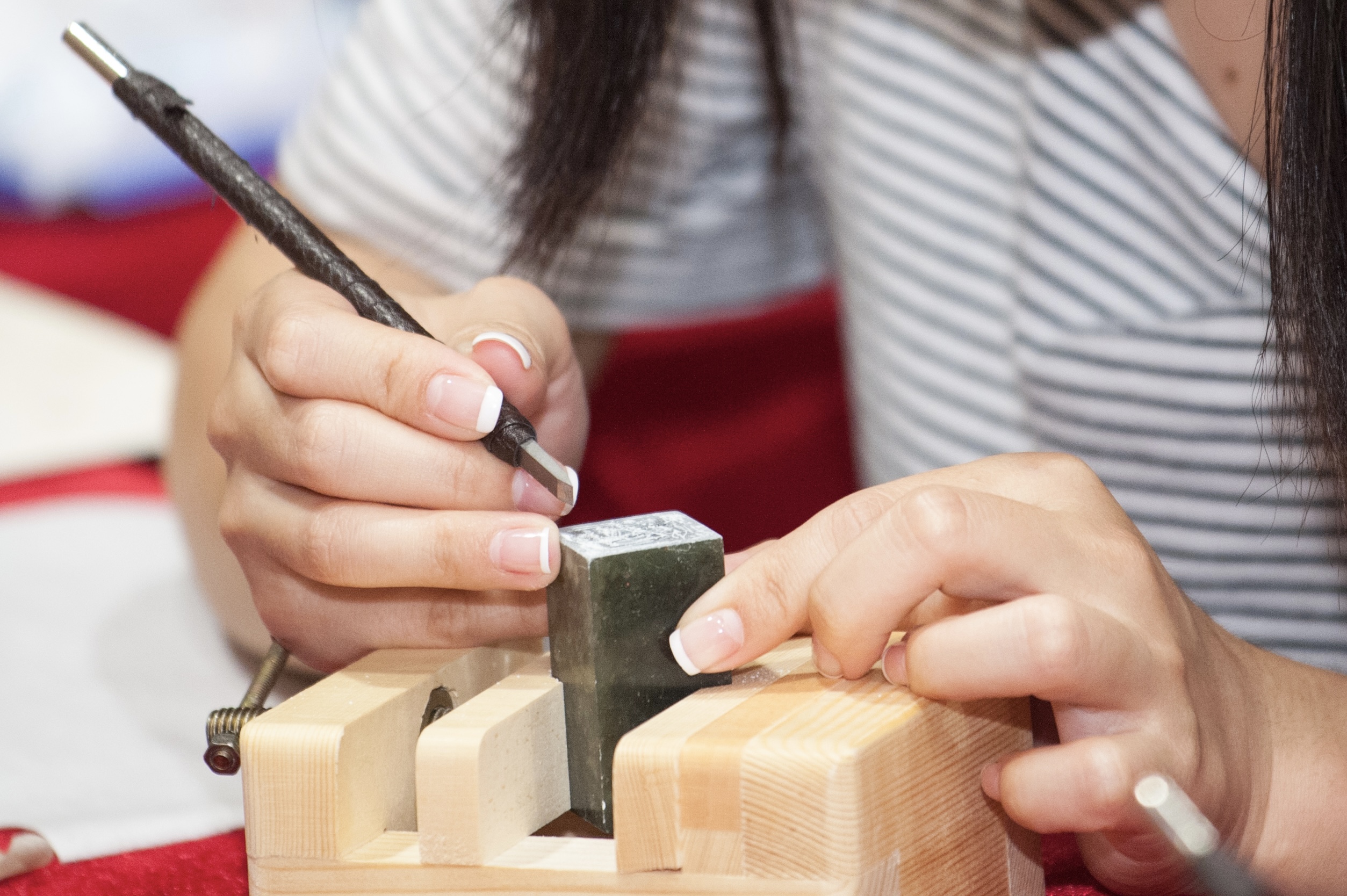 Carve your first seal — with a pro by your side.
