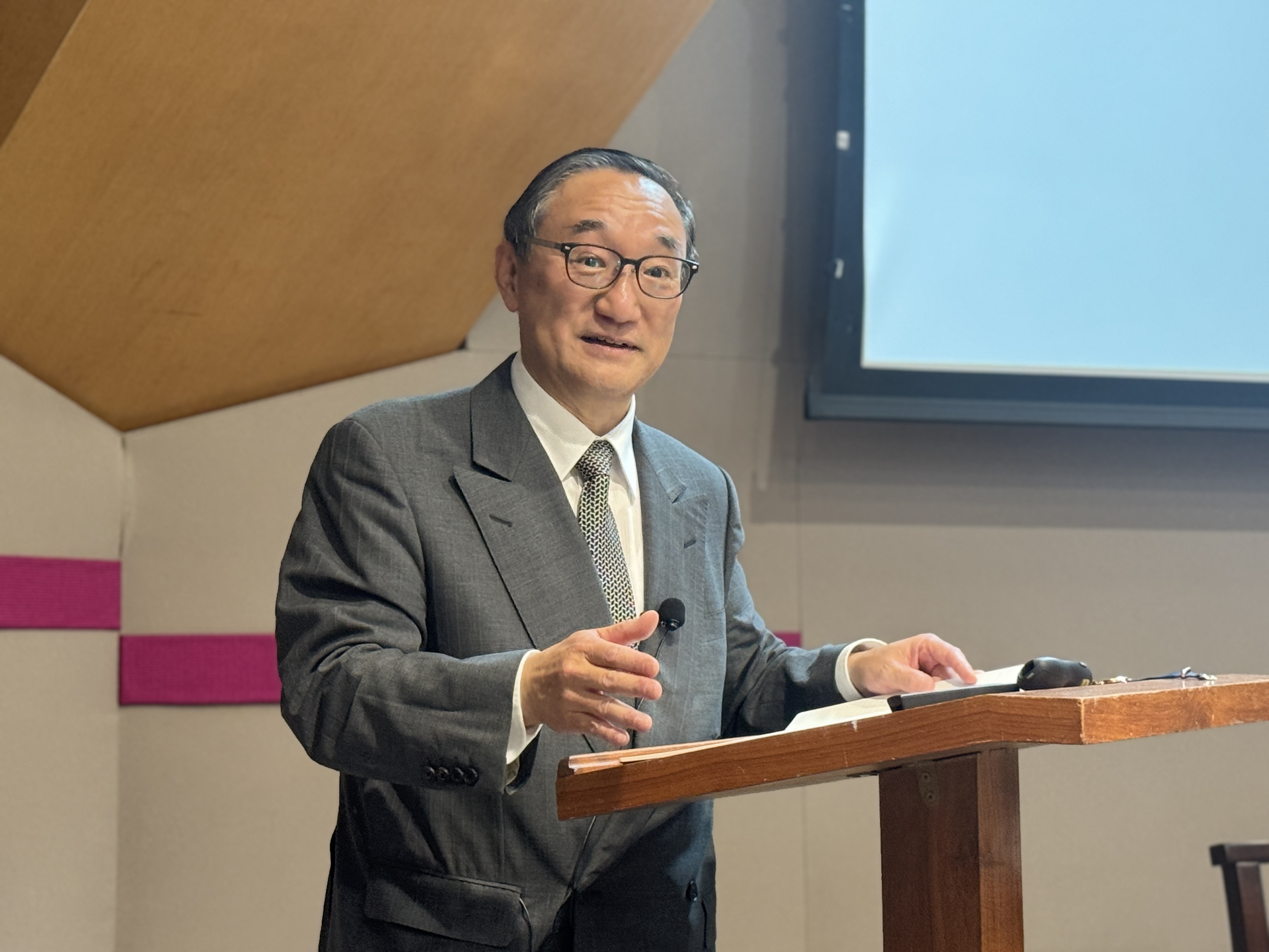 "Encounters in the Old World, East and West: From a Transdisciplinary Perspective" Lecture Series (12): Professor OKI Yasushi